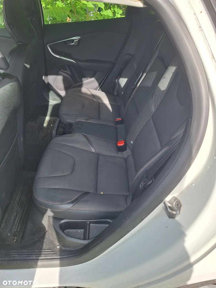 Volvo V40 Cross Country D3 Momentum - 8