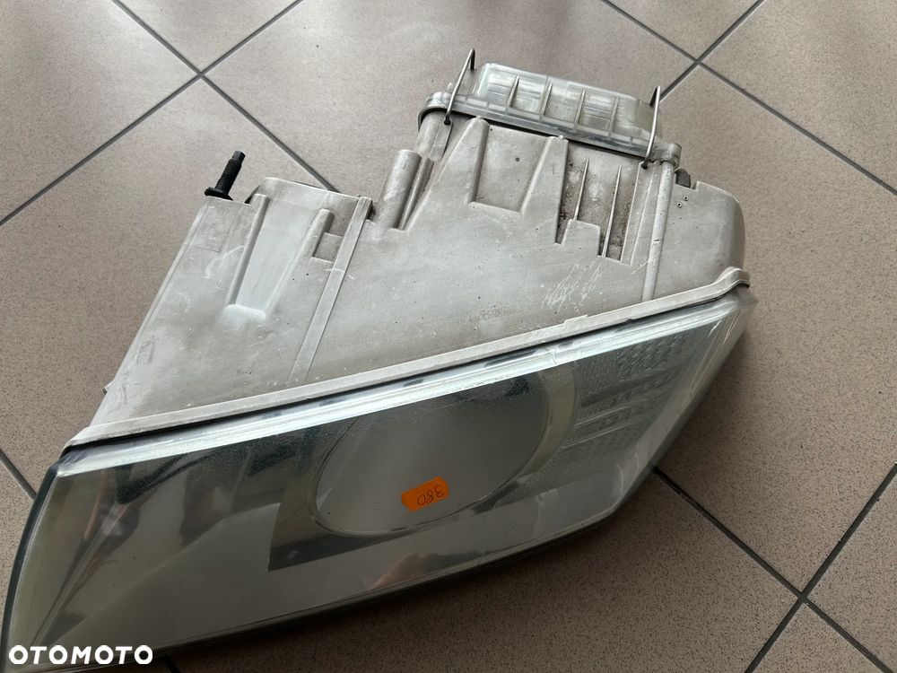 LAMPA PRAWA LEWA PRZÓD XENON SKODA OCTAVIA II - 4