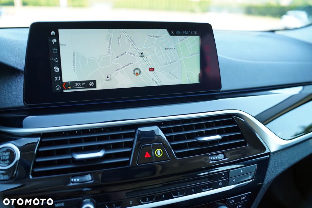 BMW Seria 5 520d Sport Line - 30