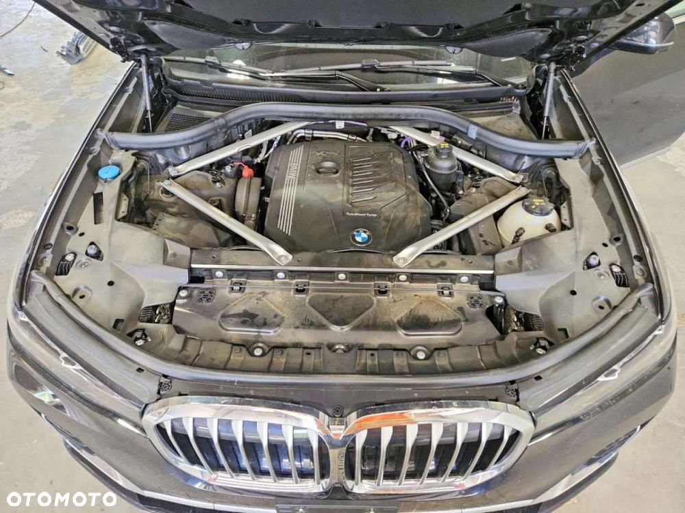 BMW X7 - 7