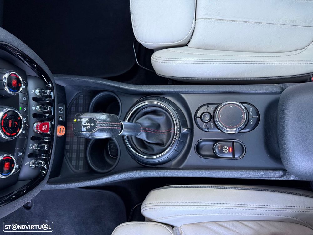 MINI Clubman Cooper SD ALL4 Auto Desportiva - 29