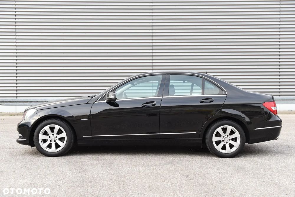 Mercedes-Benz Klasa C 180 BlueEFFICIENCY Avantgarde - 13