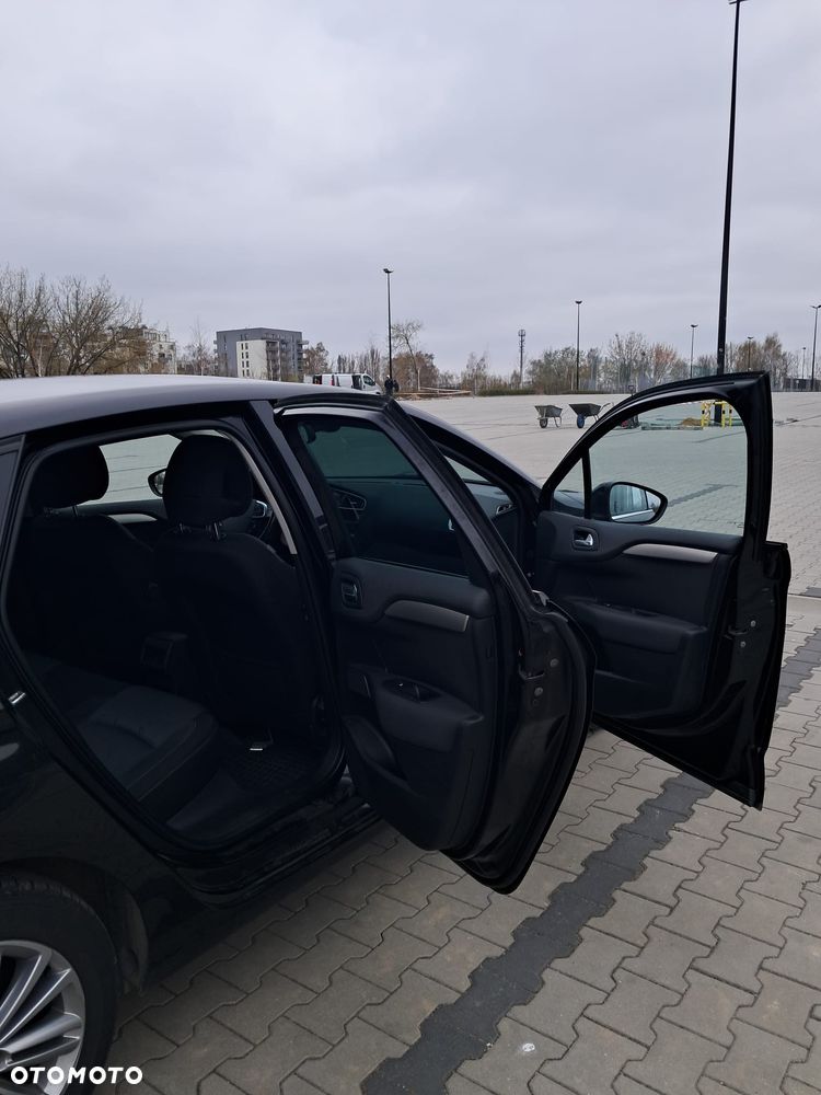 Citroën C4 HDi 110 Attraction - 16