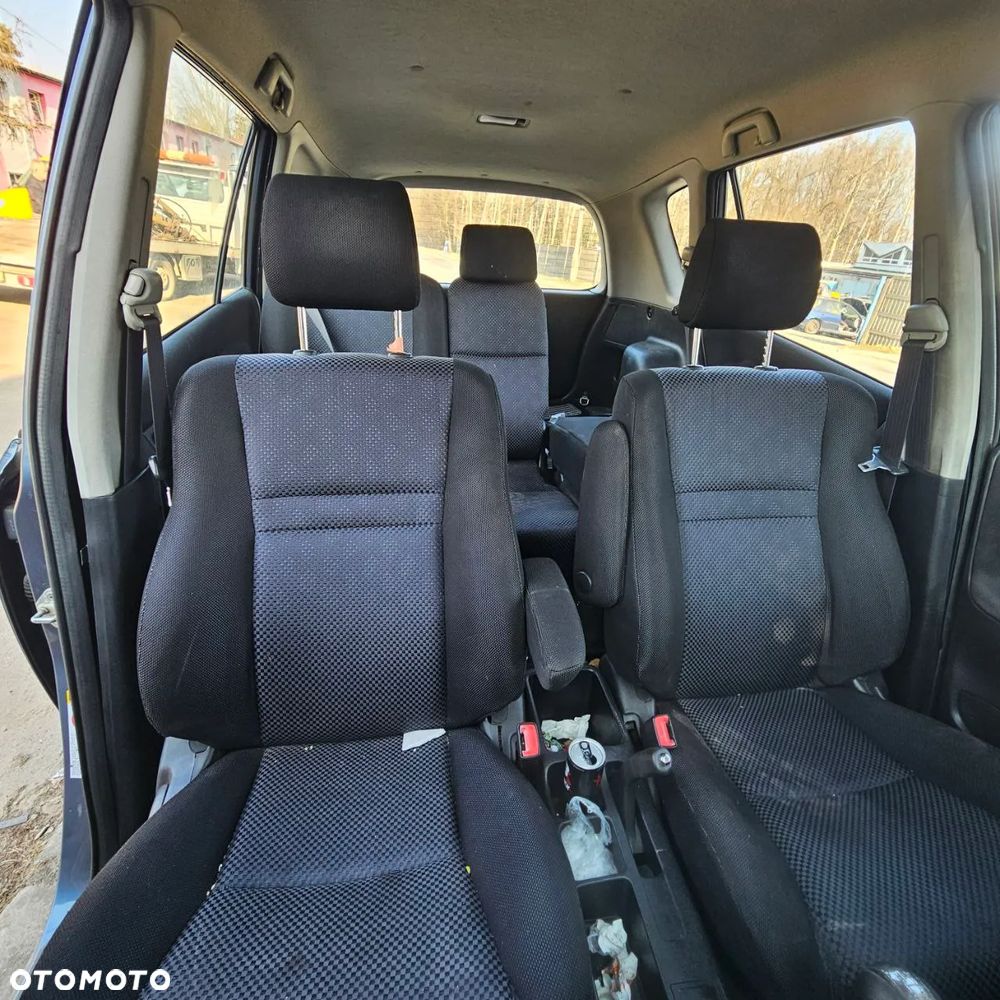 Fotel / fotele / kanapa / Toyota Corolla Verso ( van 5 osobowy) - 1