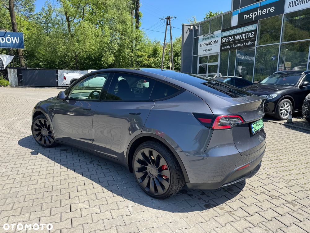 Tesla Model Y Performance Dual Motor AWD - 4