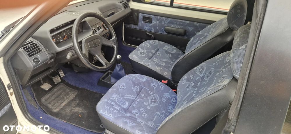 Peugeot 205 - 12