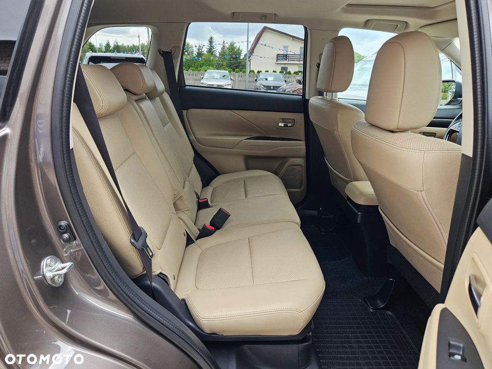 Mitsubishi Outlander 2.0 Intense + SDA 4WD CVT - 22