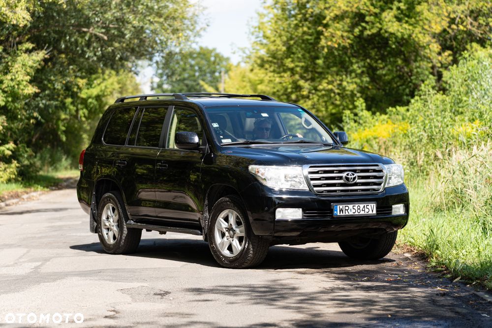 Toyota Land Cruiser - 2
