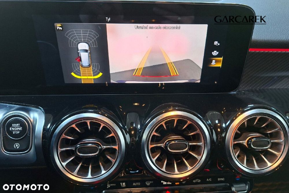 Mercedes-Benz GLB - 27