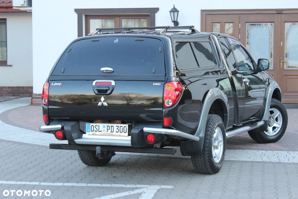 Mitsubishi L200 Pick Up 4x4 Intense Club Cab - 30