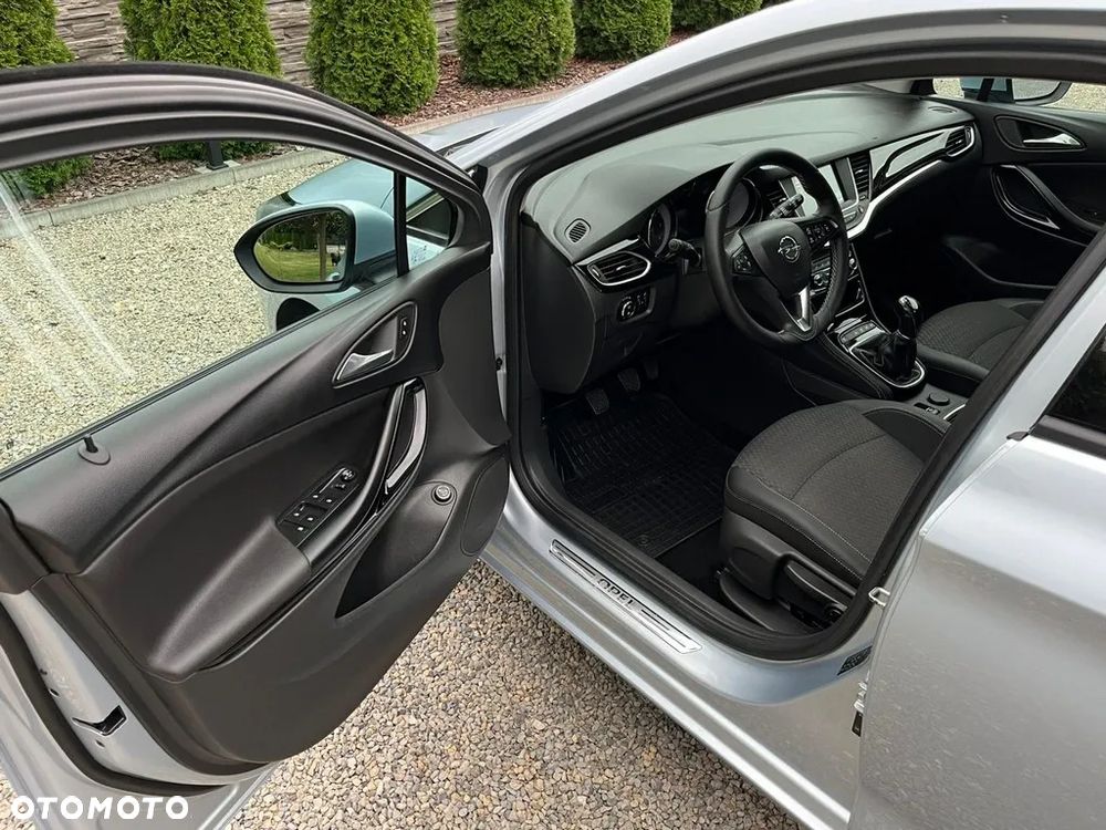Opel Astra 1.6 BiTurbo D (CDTI) Start/Stop Innovation - 26