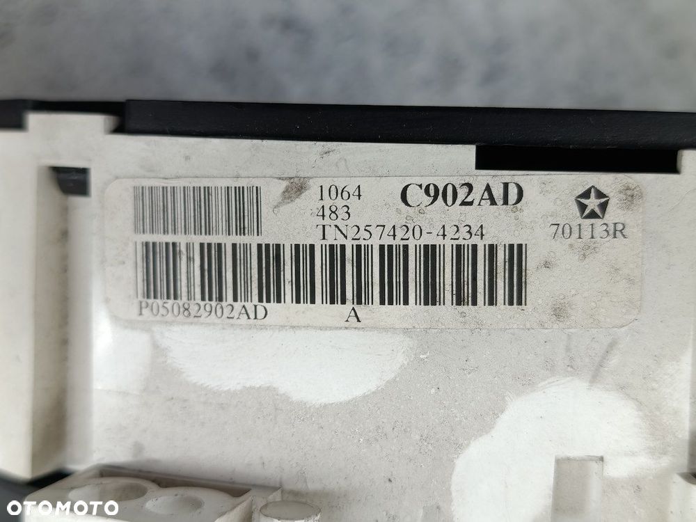 LICZNIK CHRYSLER PACIFICA I P05082902AD C902AD  TN257420-4234 - 5