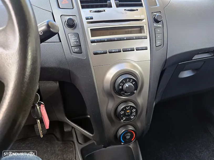 Toyota Yaris 1.0 VVT-i Cool Edition - 17