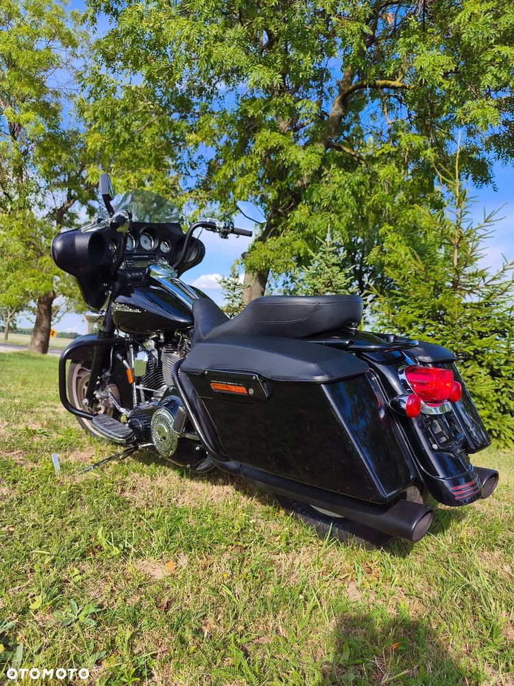 Harley-Davidson Touring Street Glide - 3