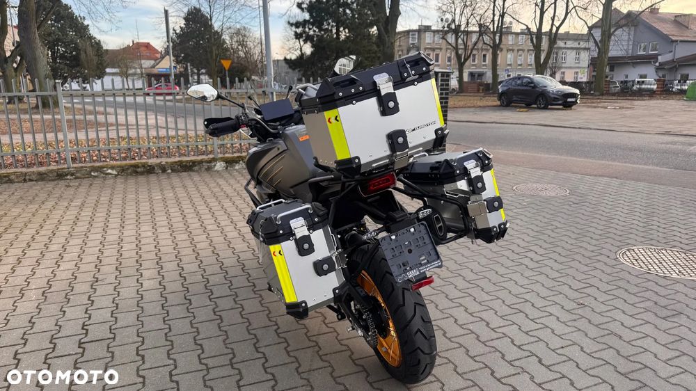 QJMOTOR SRT900SX - 5