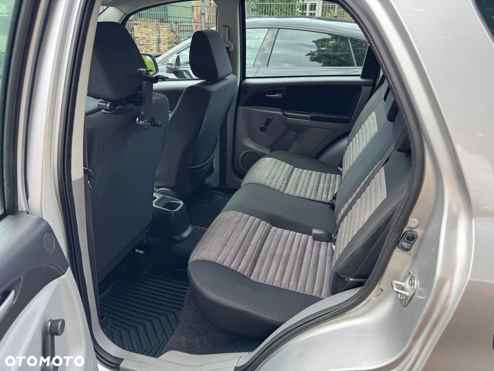 Suzuki SX4 - 16