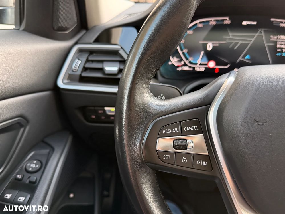 BMW Seria 3 330e Aut. Advantage - 26