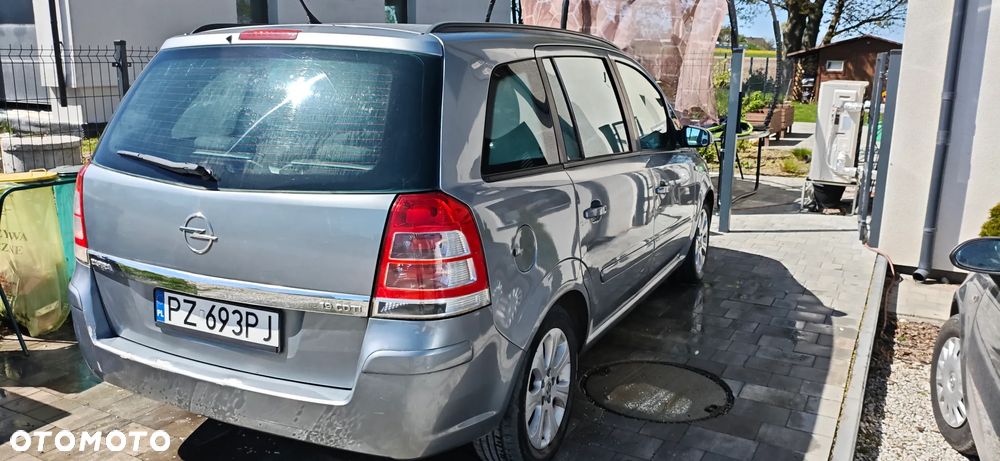 Opel Zafira 1.9 CDTI Cosmo - 3