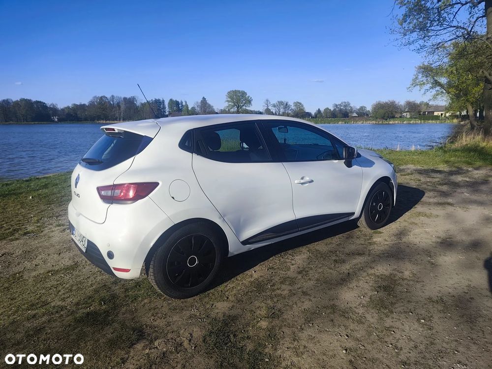 Renault Clio 1.2 16V 75 Life - 6
