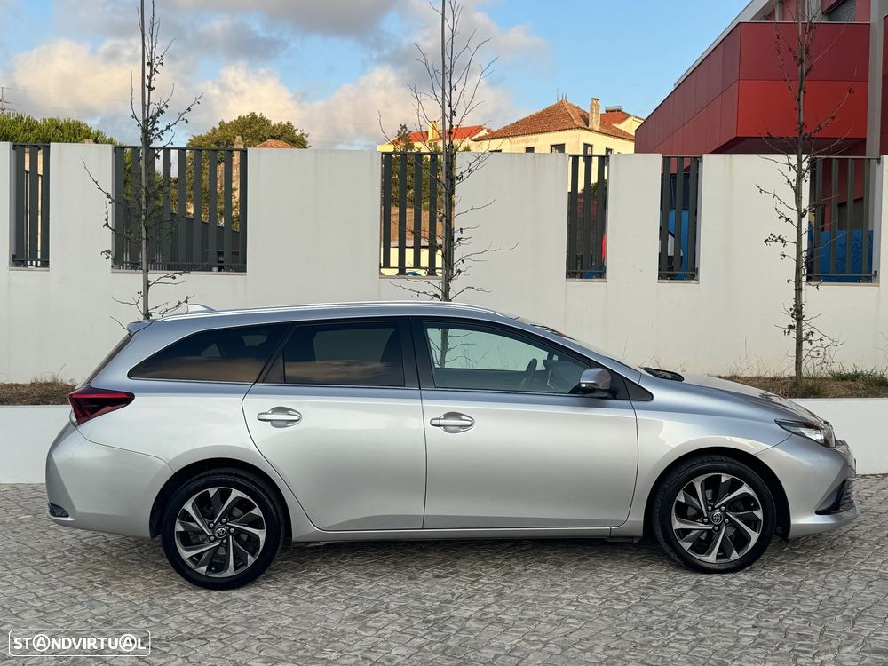 Toyota Auris Touring Sports 1.2T Comfort+Pack Sport - 4