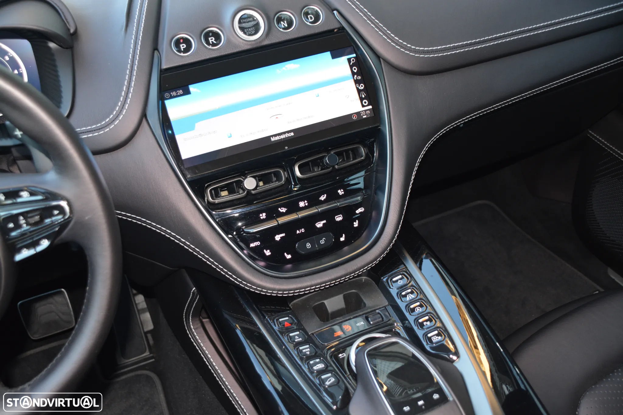 Aston Martin DBX Standard - 41