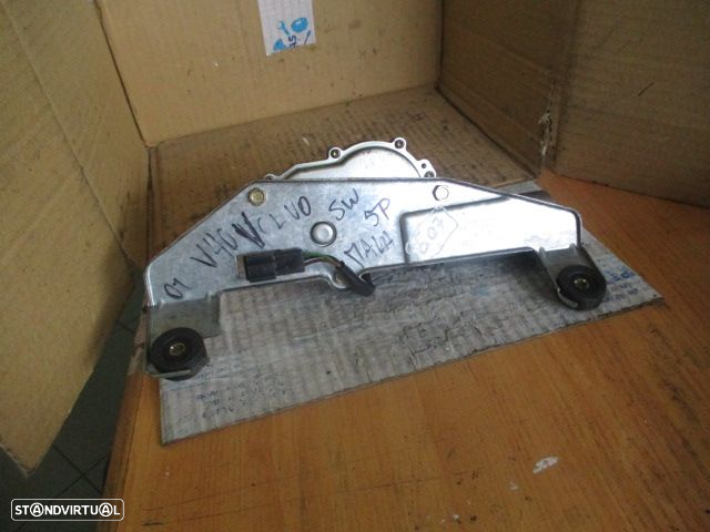 Motor Limpa Vidros Tras 0390201529 VOLVO V40 SW 2001 VOLVO V40 2002 1.9D 115CV 5P CINZA TRAS  Bosch VOLVO V40 1 FASE 1 1998 1.9DI 95CV 5P VERMELHO TRAS BOSCH - 2