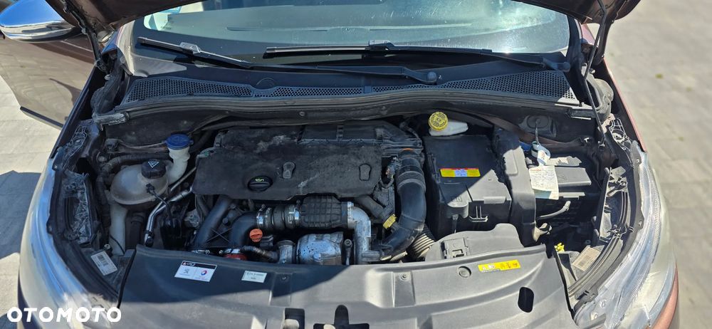 Peugeot 2008 - 11