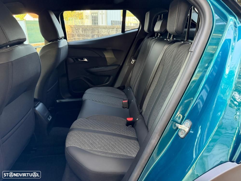 Peugeot 2008 1.2 PureTech Allure Pack - 26