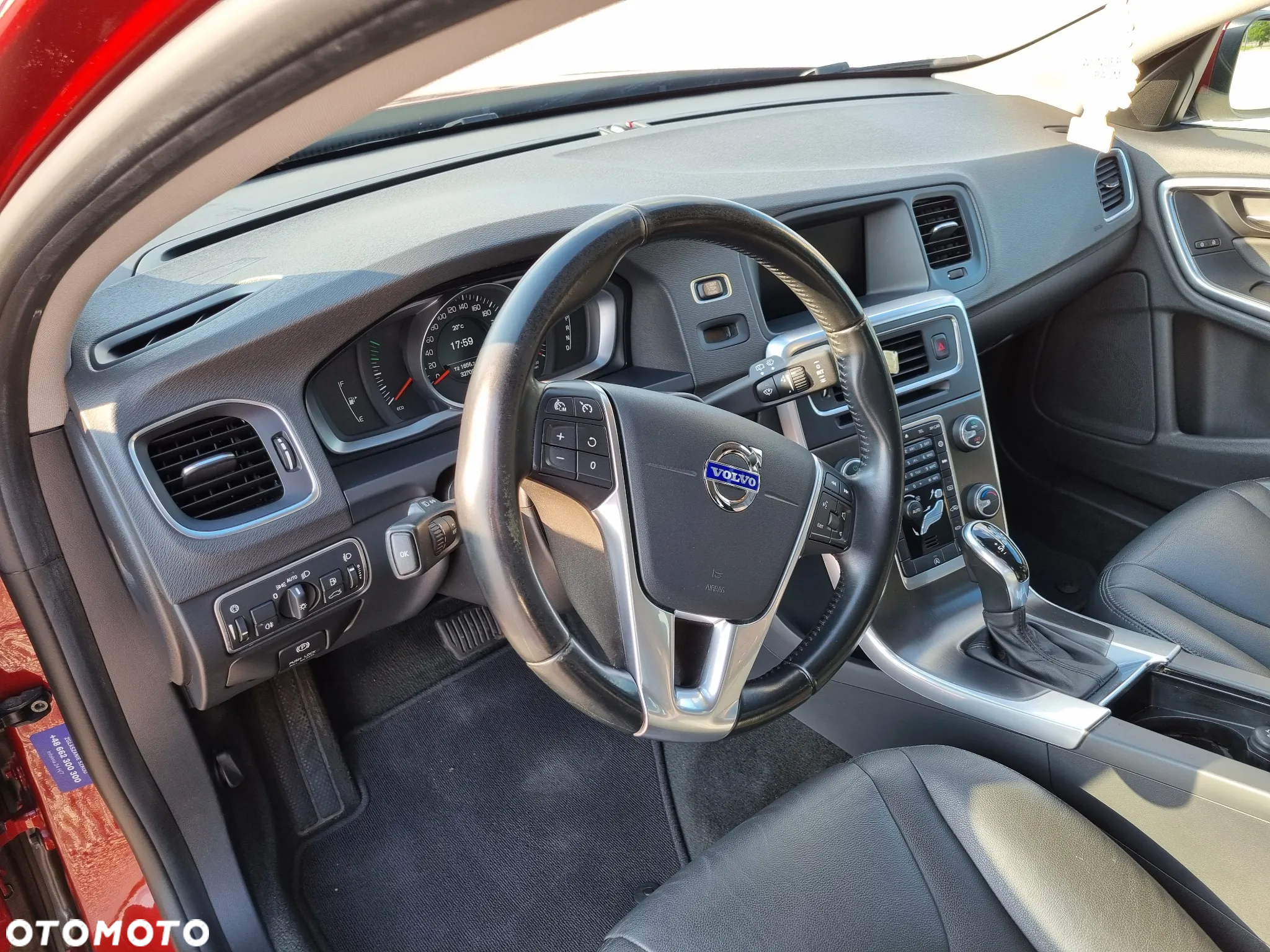 Volvo V60 D4 Drive-E Momentum - 17
