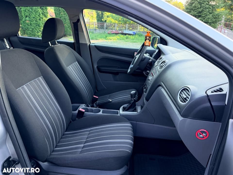 Ford Focus 1.6 16V Trend - 6