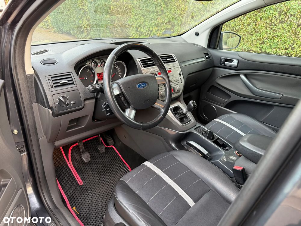 Ford Kuga - 30
