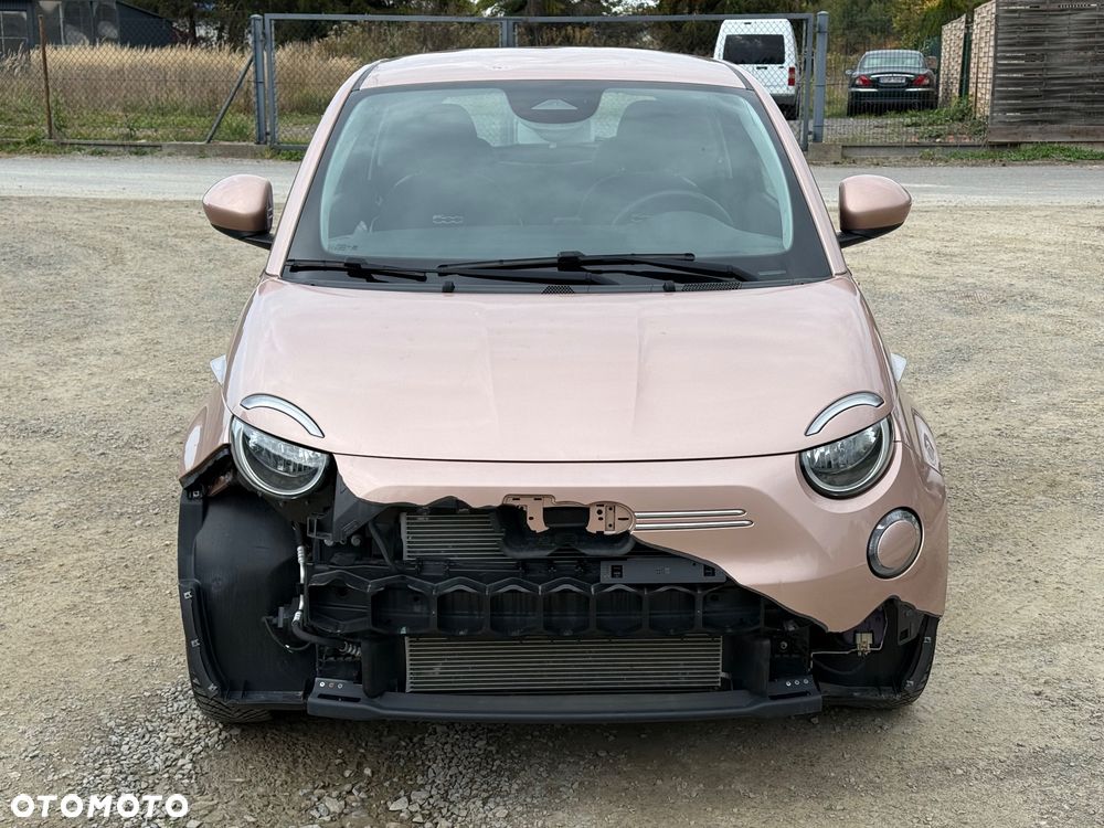 Fiat 500E 2022 photo 2
