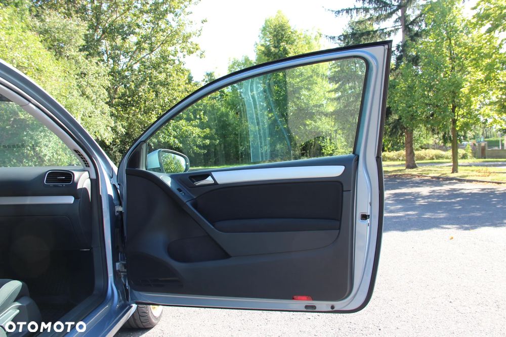 Volkswagen Golf - 11