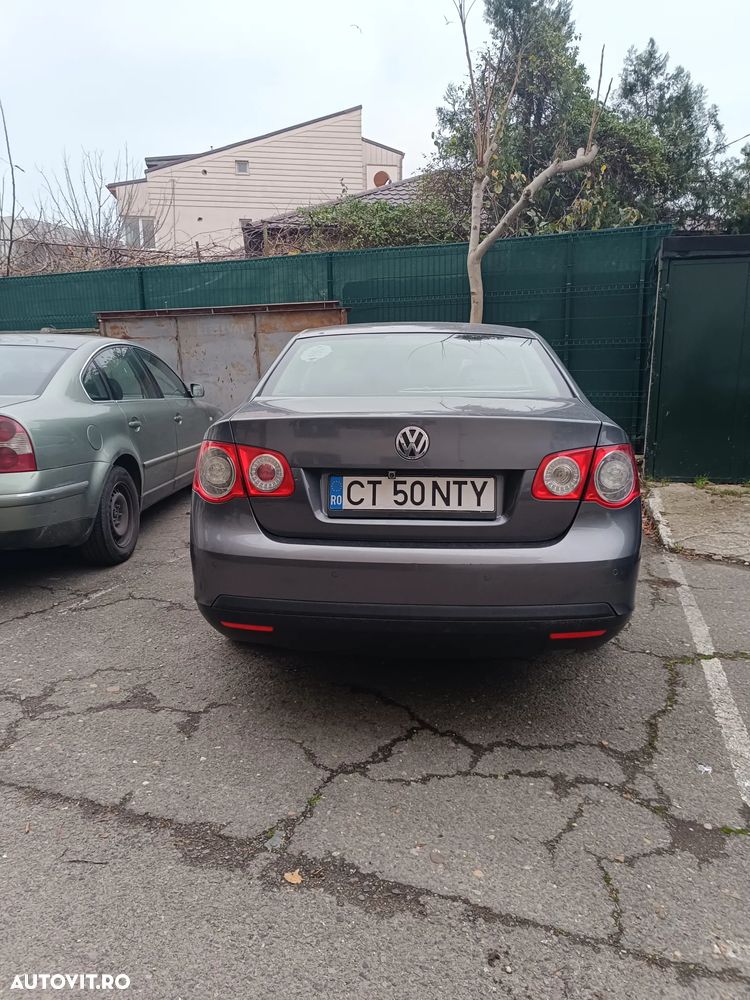 Volkswagen Jetta 1.9 TDI Comfortline - 2