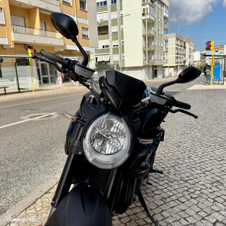 MV Agusta Brutale R - 25