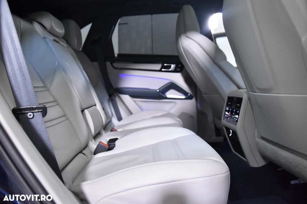 Porsche Cayenne Turbo - 13