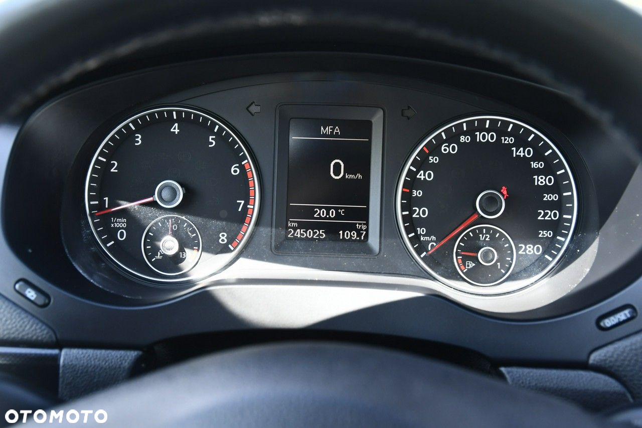 Volkswagen Jetta - 26