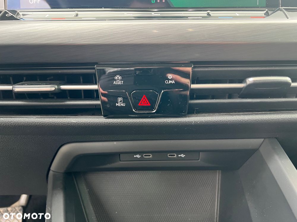 Volkswagen Golf 1.5 eTSI OPF DSG Style - 17