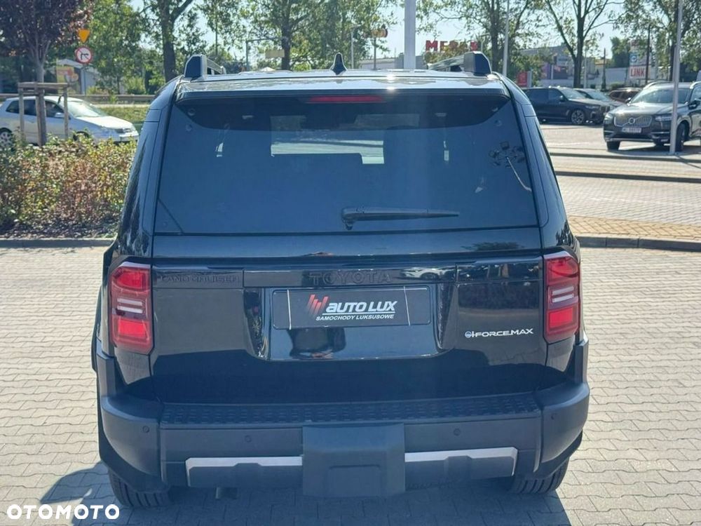 Toyota Land Cruiser - 20