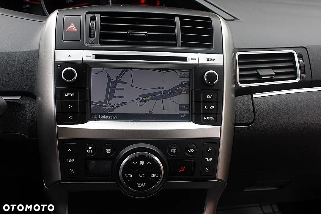 Toyota Verso 1.6 Premium - 16