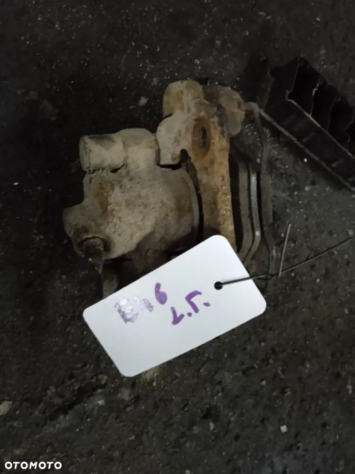 ZACISK LEWY LUB PRAWY TYLNY BMW E46 - 1