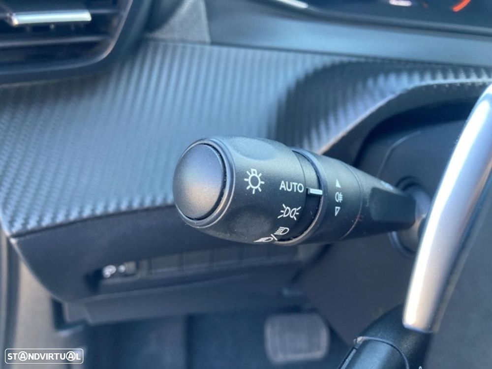 Peugeot 2008 1.2 Hybrid Allure e-DCS6 - 22