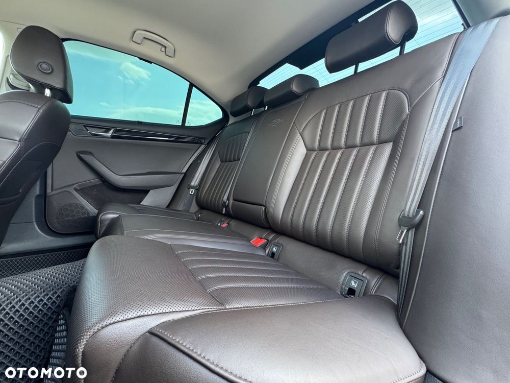 Skoda Superb 2.0 TDI SCR 4x4 L&K DSG - 20