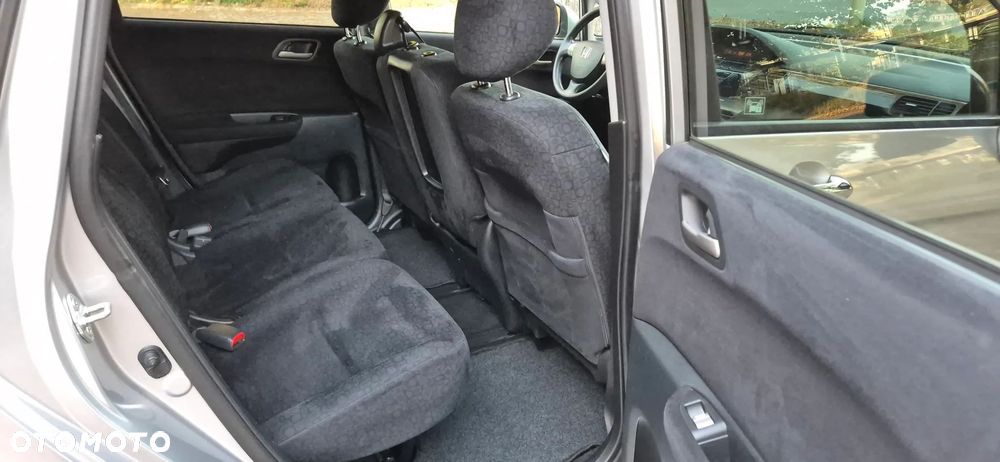 Honda FR-V 1.7 - 13