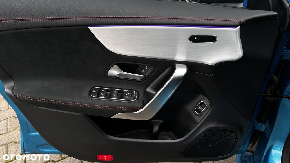 Mercedes-Benz CLA - 10