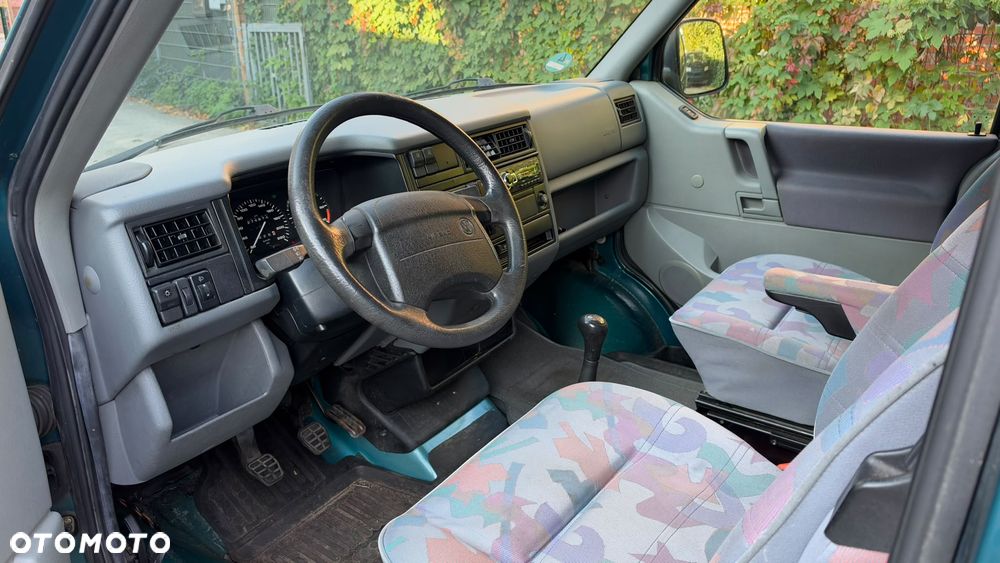 Volkswagen Multivan Standard - 10