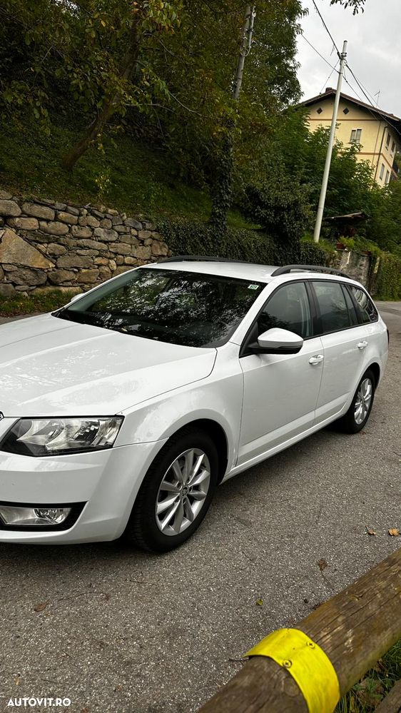 Skoda Octavia 1.6 TDI DSG Ambition - 11