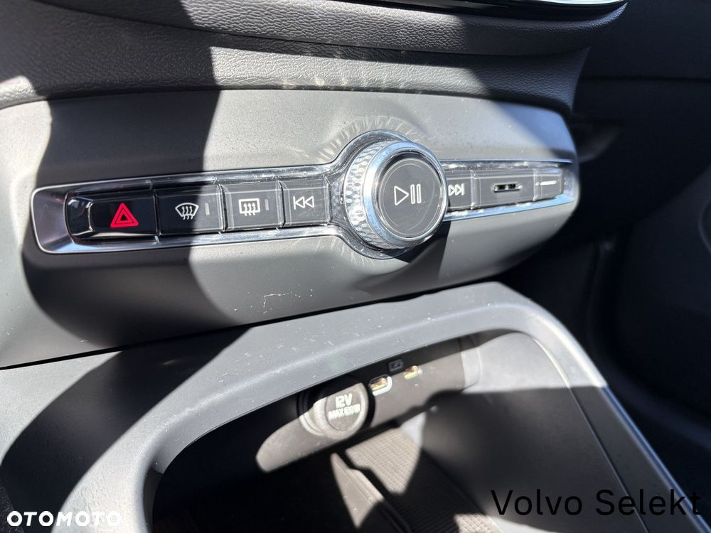 Volvo XC 40 - 18