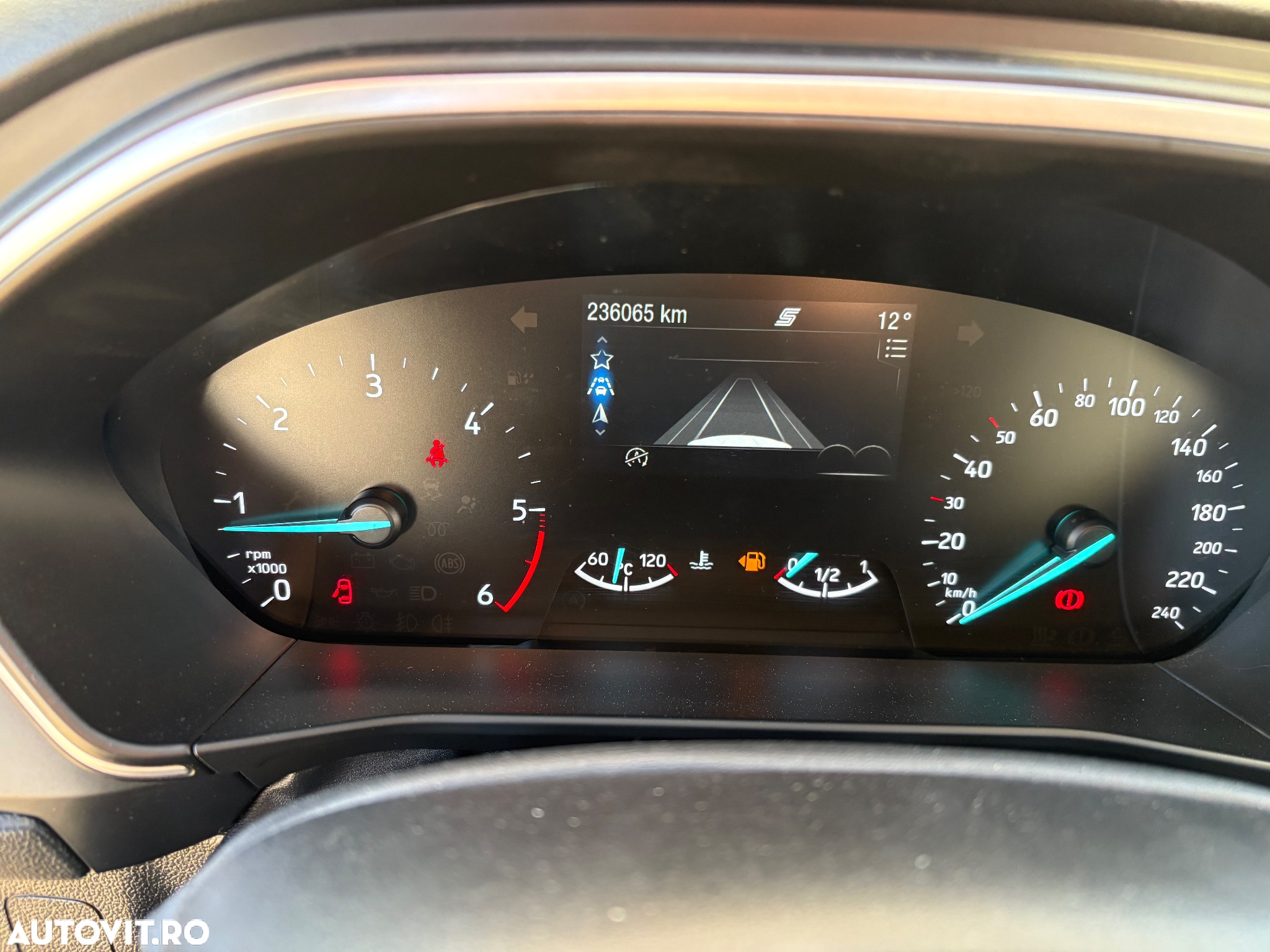 Ford Focus 1.5 EcoBlue Start-Stopp-System TITANIUM - 9