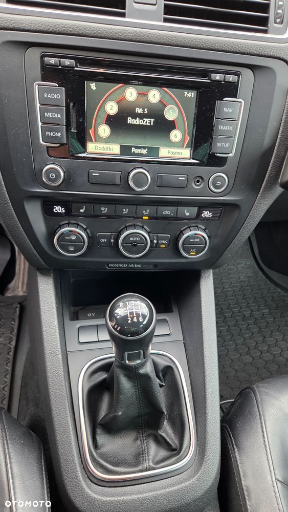 Volkswagen Jetta - 27